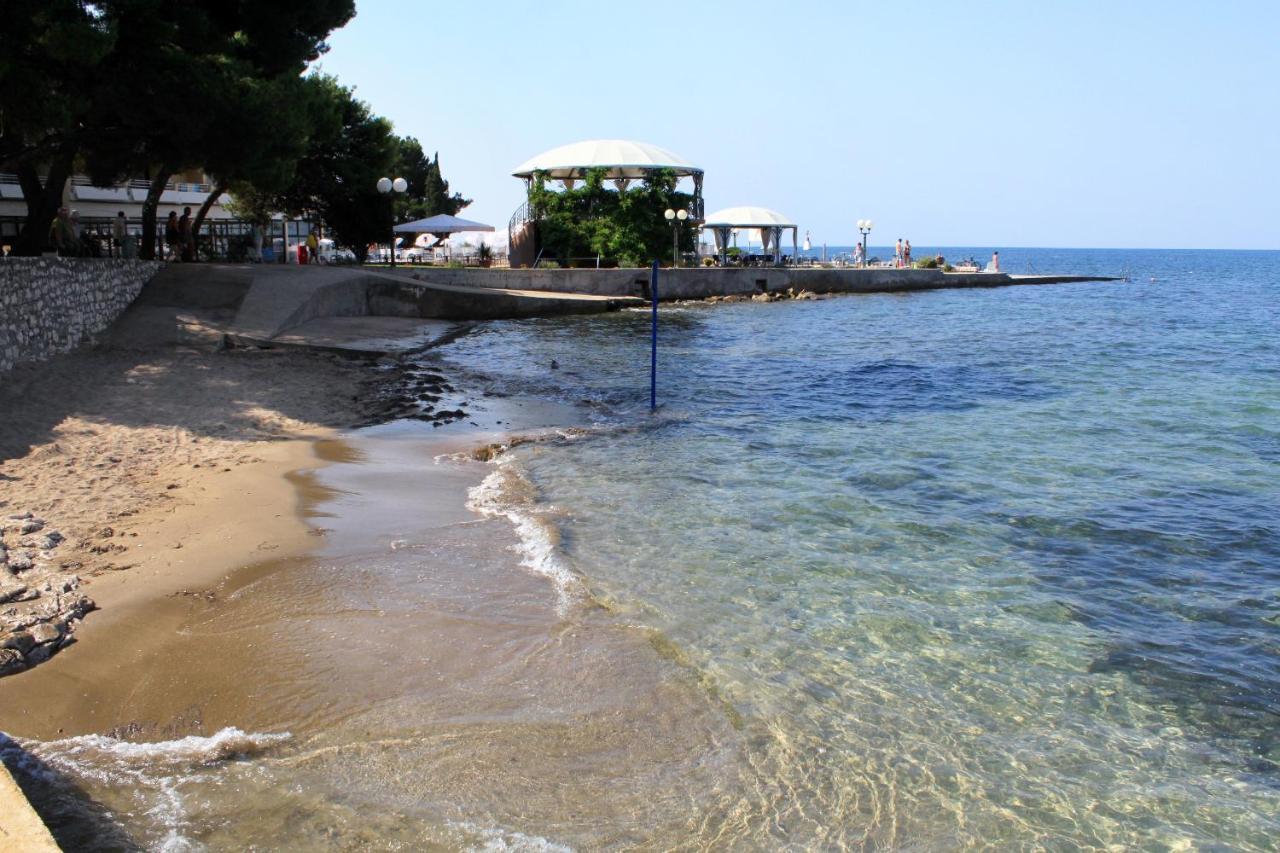 7125b * Umag